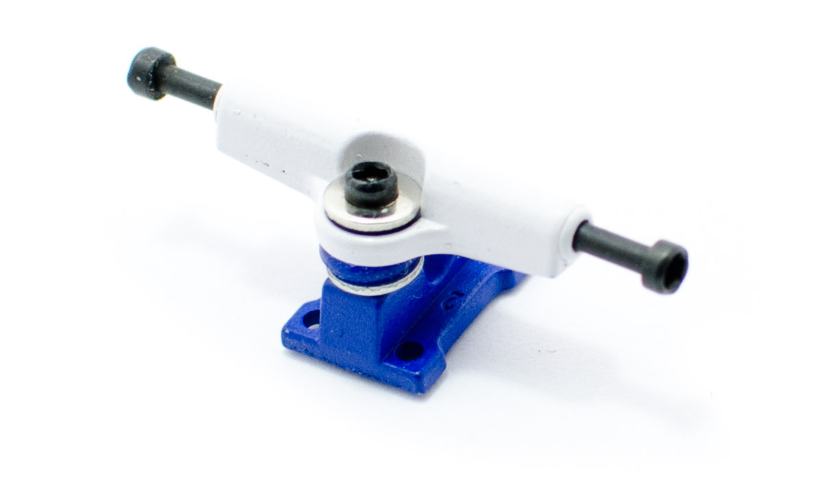 fs-trucks-hex-whiteblue-2